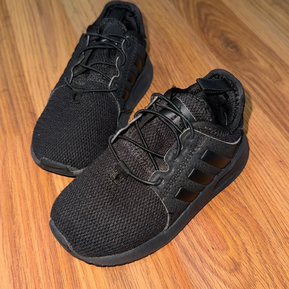 Toddler adidas black shoes